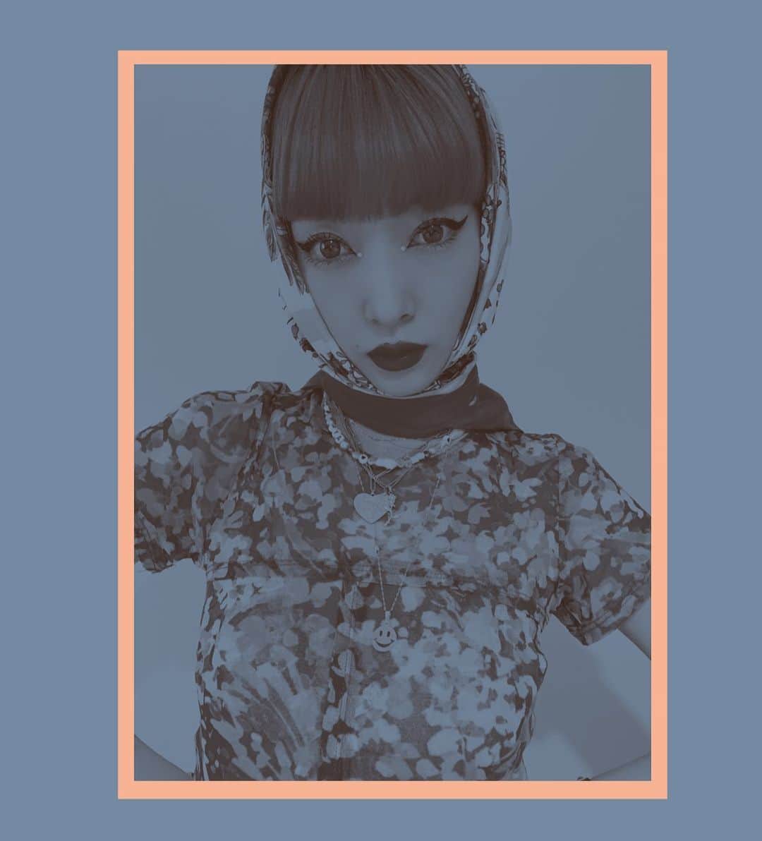 のインスタグラム：「☯️ マツエクが全部取れてしまったので マスカラ、ばっちり塗りました  @chanel.beauty  ビューラー久々にやったけど、こんなに難しかった？笑」