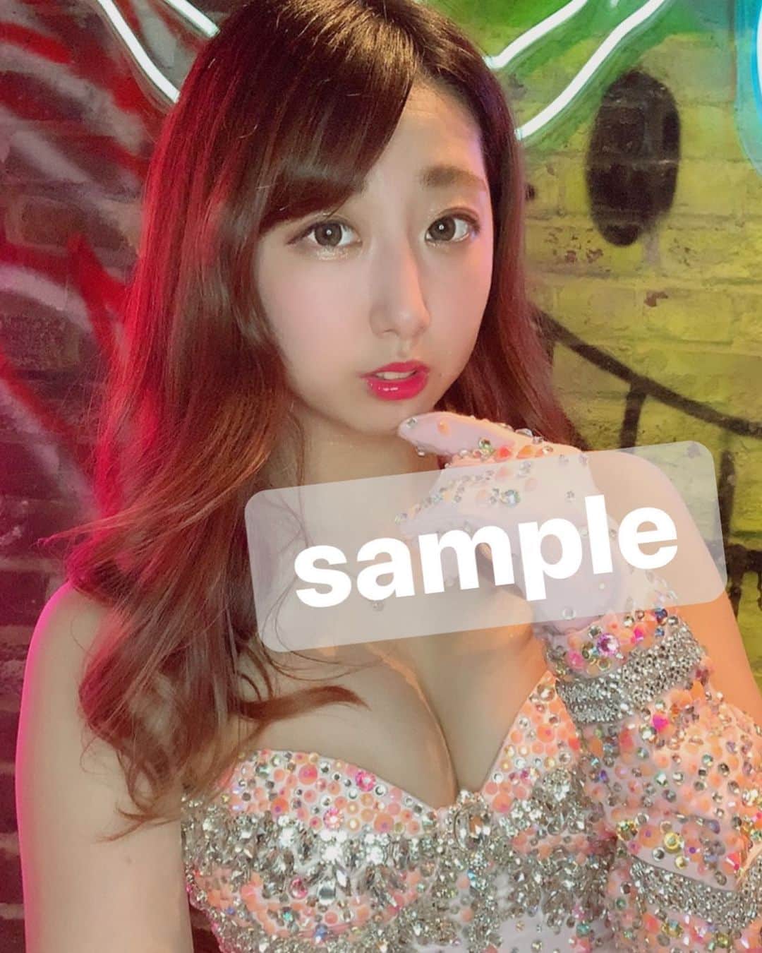 おもちさんのインスタグラム写真 - (おもちInstagram)「☆ ✱ ✱ ✱ 昨日はほんとにありがとうございました😭 もう本当に楽しくて、せなさんと 出来たことがもちろん嬉しいし たくさんの人が見てくれて、 沢山の人とお話出来たりして ほんとに幸せいっぱいでした🥺💓 ベロベロになりすぎてシャンパン の写真撮るの忘れちゃったけど 沢山入れてくれてありがとうございました😭 まさかのリオンくれたり追加で 頼んでくれたり本当に嬉しかった😭😭💓 こんなにシャンパン飲めたことない けど昨日のは本当に美味しく頂きました😭 みんなほんとにありがとう😭💓 今回はね、大チェキもあるので チェックしてください🥺❤️ だいすき！！！！💓💓💓💓 ✱ ✱ ✱ #バーレスク東京#スーパーバーレスク東京 #六本木#歌舞伎町 #burlesque #gogodancer #showdancer #showgirl  #舞者 #可爱的 #귀여운 #아이돌 #떡 #グラビア #アイドル #福田花音 #道産子 #道産子ダンサー #⛄ #愛嬌モンスター #l4f #l4l #instagood  #followme#likeforfollow #hairarrange #philippines #マツコ会議 #アジア一のエンターテインメント」5月18日 14時15分 - omochi_burlesque