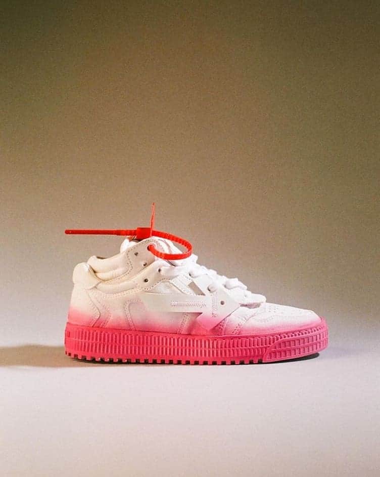 OFF-WHITE C/O VIRGIL ABLOHさんのインスタグラム写真 - (OFF-WHITE C/O VIRGIL ABLOHInstagram)「[found image] ss20 women's Off-White™ low 3.0 sneakers via @maxfieldla」5月18日 16時01分 - off____white