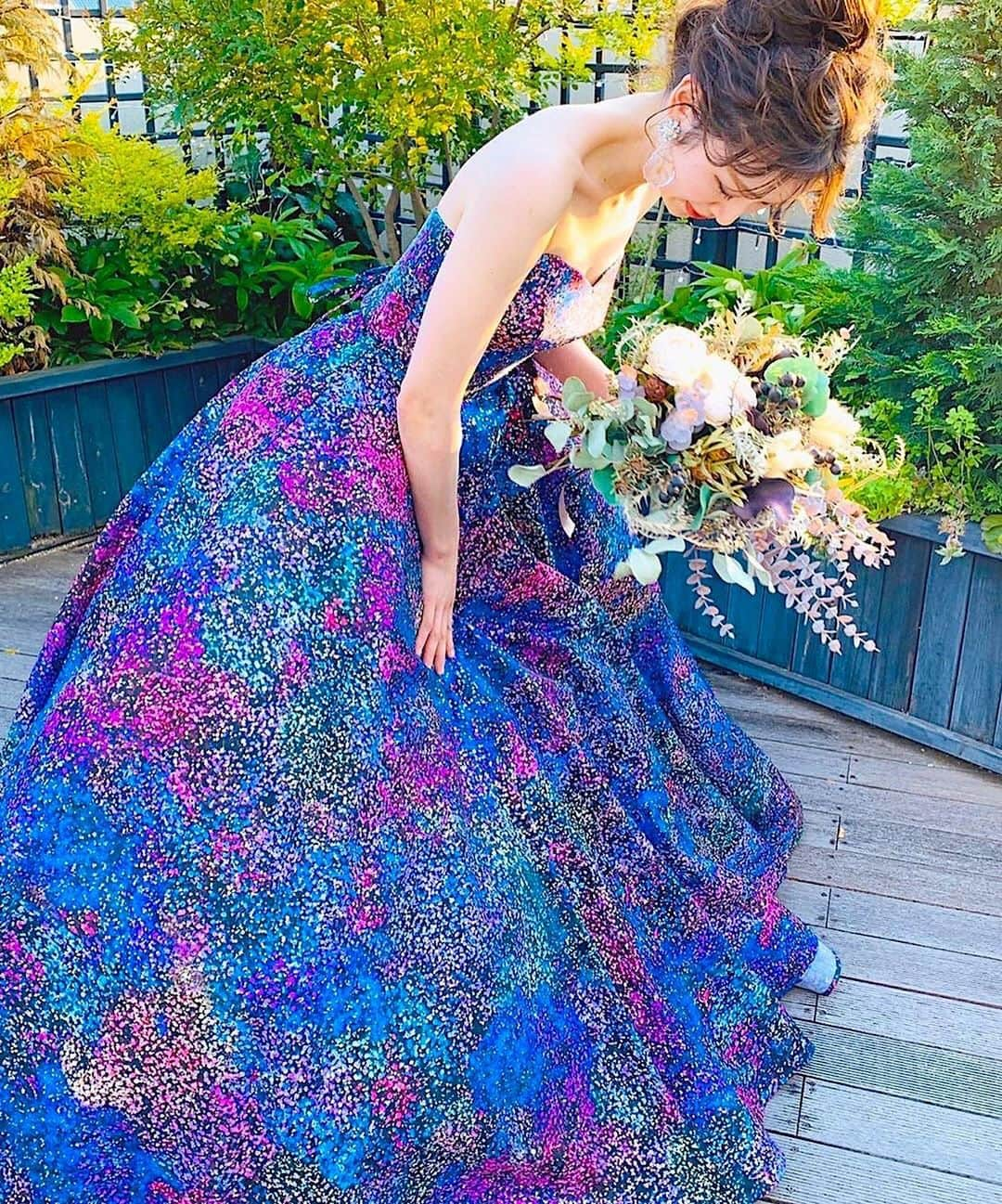 ♡プラコレWedding·⋆*さんのインスタグラム写真 - (♡プラコレWedding·⋆*Instagram)「@placolewedding【#Dressy花嫁 】【#プラコレ】をつけて投稿&フォローしてね♩ . 注目の Dressy記事をPick UP ♥ >>>swipeしてね* . 花嫁さまに絶大な人気を誇る 〔MIKA NINAGAWA〕のカラードレス💟✨ カラフルなかすみ草のグリッターが 全面に広がり輝きを放つドレスは 落ち着きのある色ながらも 華やかな印象に＊ -: :-: :-: :-: :-: :-: :-: :-: :-: . こちらのお写真は 1枚目>@nishikiya.dressさん 2枚目>@ntm_wed_ueさん 3枚目>@i.tmweddingさん 4枚目>@n_0811_rさん のウェディングドレスです✬* 可愛いお写真をありがとうございます♡ -: :-: :-: :-: :-: :-: :-: :-: :-: . 記事もcheckしてね* >>https://bit.ly/2Z70vP2 Editor:Dressy花嫁 . 『#Dressy花嫁』『#プラコレ』の ハッシュタグをつけて写真をUPしてね✦ 花嫁アプリ『Dressy by プラコレ』の 記事に掲載＆リグラムされるかも♩ . -: :-: :-: :-: :-: :-: :-: :-: :-: . 花嫁アプリでは、 プロのアドバイザーに結婚式の相談を何度でも♡ ウェディングドレスの記事や、 自分のウェディングレポを残せちゃう♡” . ＞＞＞TOPのURLからcheck ⋈ @placolewedding ＞＞＞結婚のご相談は プラコレウェディングアドバイザーへ♡ @wedding_adviser ＞＞＞ウェディングレポを残したいなら、 farny by プラコレをcheck ✎ @farny_wedding ＞＞＞ウェディングアイテム＆DIYは farnyアイテムをcheck ❁ @farny_wd.item >>>素敵なドレスに出会いたい花嫁さま♡ @dressyonline_をcheck . みなさまからのいいねや保存 コメントをお待ちしています♥ 「このウェディングドレス可愛い！」 「ヘアスタイルも気になる！！」 「今の花嫁さんの流行りは！？」etc. . ┈┈┈┈┈┈┈┈┈┈┈┈┈┈┈┈┈┈┈ #プレ花嫁 #卒花 #花嫁 #卒花嫁 #結婚 #結婚式 #結婚準備 #花嫁準備 #撮影指示書 #weddingtbt #weddingdress #運命の一着 #花嫁コーディネート #試着レポ #farnyレポ #前撮り#後撮り #ドレスショップ #2020年夏婚 #2020秋婚 #2020年冬婚 #カラードレス #ドレス迷子 #NINAGAWAMIKA #蜷川実花 #ニナミカドレス」5月18日 16時47分 - placole_dressy