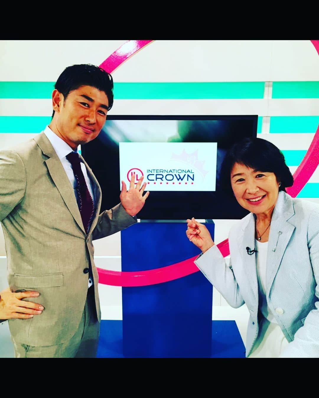 高橋大輔さんのインスタグラム写真 - (高橋大輔Instagram)「ゴルフシリーズ  小田美岐プロ^ ^  自分のゴルフ実況デビュー戦でご一緒させていただいたのが小田さんでした！  いつも和かで人一倍のゴルフ愛を持って放送席につかれる姿は、隣に座らせていただく身として、とてもモチベーションになり、勉強になっています！  そして、なんといってもビューティフルスイングですよね！！ そのスイングも仕事に対する姿勢もお手本です！  #wowow #ゴルフ #LPGA #golf #女子ゴルフ #実況 #アナウンサー #髙橋大輔 #高橋大輔 #笑顔を忘れずに」5月18日 17時31分 - daisuke_72