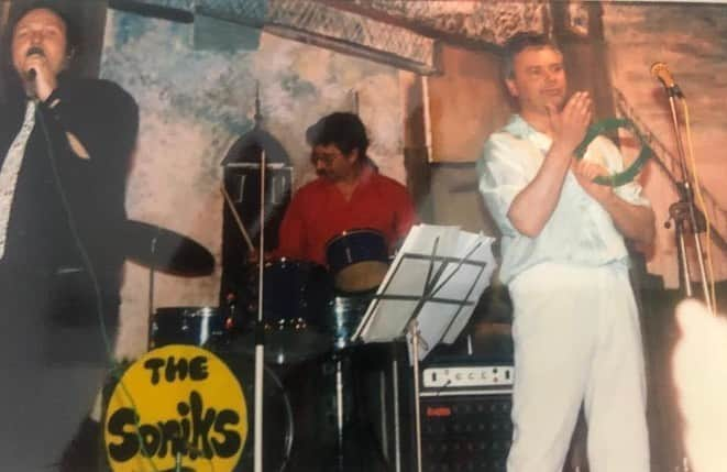 ヴィクトリアベッカムさんのインスタグラム写真 - (ヴィクトリアベッカムInstagram)「Introducing the real star of the family! My father was in a band! The Soniks. These pictures are everything. I couldn’t love you any more! Happy birthday!! Xxx」5月18日 17時34分 - victoriabeckham