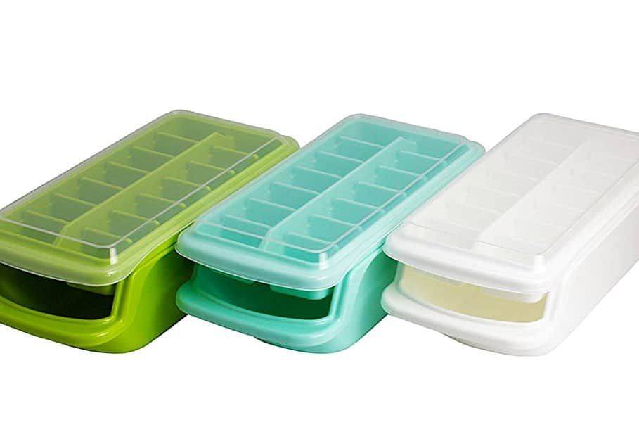 Lustrowareさんのインスタグラム写真 - (LustrowareInstagram)「Getting warmer, right? Those ice cube trays are perfect to make fun, yummy ice cubes for the coming season at home! Get yours here. https://www.macys.com/shop/product/lustroware-covered-ice-tray-with-storage-bin-set-of-3?ID=10274580&CategoryID=22672」5月18日 17時46分 - lustroware