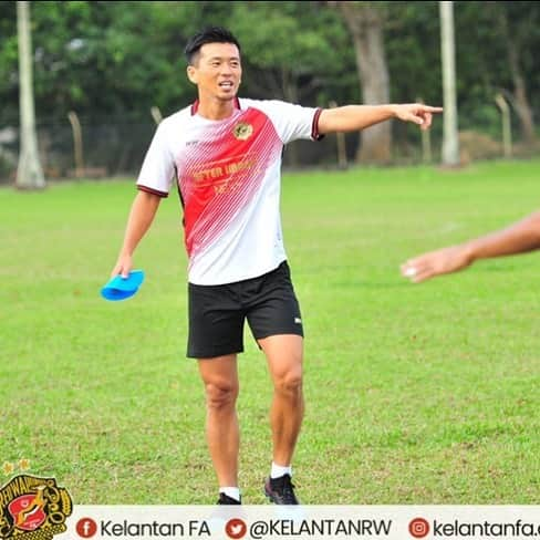 渡邉将基さんのインスタグラム写真 - (渡邉将基Instagram)「Lockdown🔐🇲🇾🌎 For 61 days 💪⚽️ #ramadan #ramadan2020 #kelantan #kelantanfa #kelantanfa #kotabharu #malaysia #malaysiafootball #enjoy #enjoyfootball #enjoylife #smile #stayathome #stayhome #staysafe #stayhealthy #stayfit #football #lockdown #tiktok #offside #teamoffside #offsideone #friends #friend #piace #pahang #pahangfa #hariraya」5月18日 17時51分 - masakiwatanabe1202