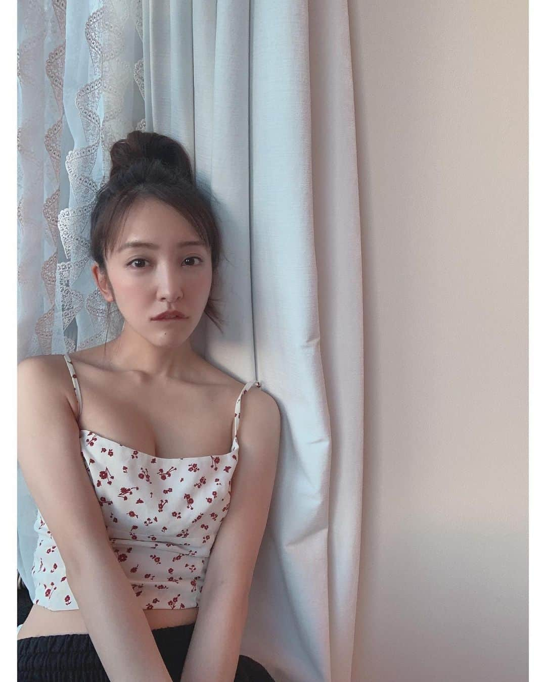 板野友美さんのインスタグラム写真 - (板野友美Instagram)「I can’t wait for summer🍦‬❤ #友Style」5月18日 17時51分 - tomo.i_0703