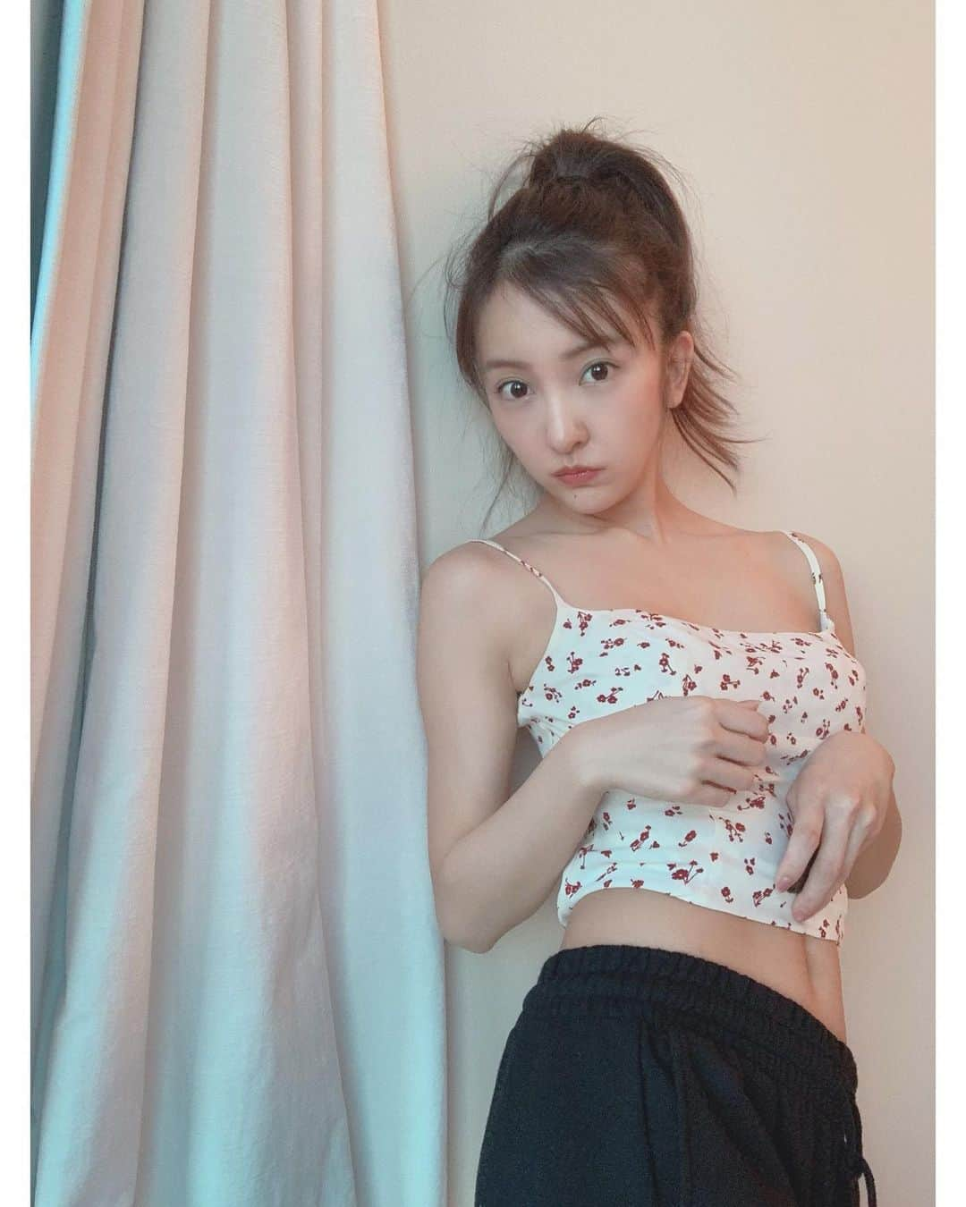 板野友美さんのインスタグラム写真 - (板野友美Instagram)「🍓💭🍼 @reformation #友Style」5月18日 18時03分 - tomo.i_0703