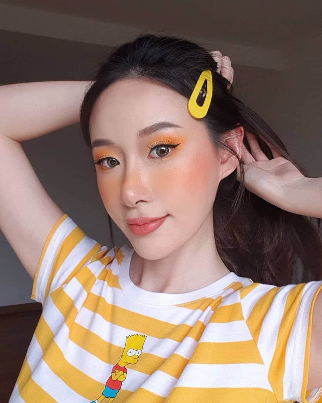 エリッサ・ヤマダのインスタグラム：「𝔂𝓸𝓾 𝓱𝓪𝓭 𝓶𝓮 𝓪𝓽 𝔂𝓮𝓵𝓵𝓸𝔀 🐣🍋💡🐱💫 _ @somethincofficial Copy Paste Breathable Cushion (in Perle)  @morphebrushes x @jamescharles eyeshadow palette (got it from @beautyhaulindo)  @saintbysandra creme lipstick (in Vive Le Saint)」
