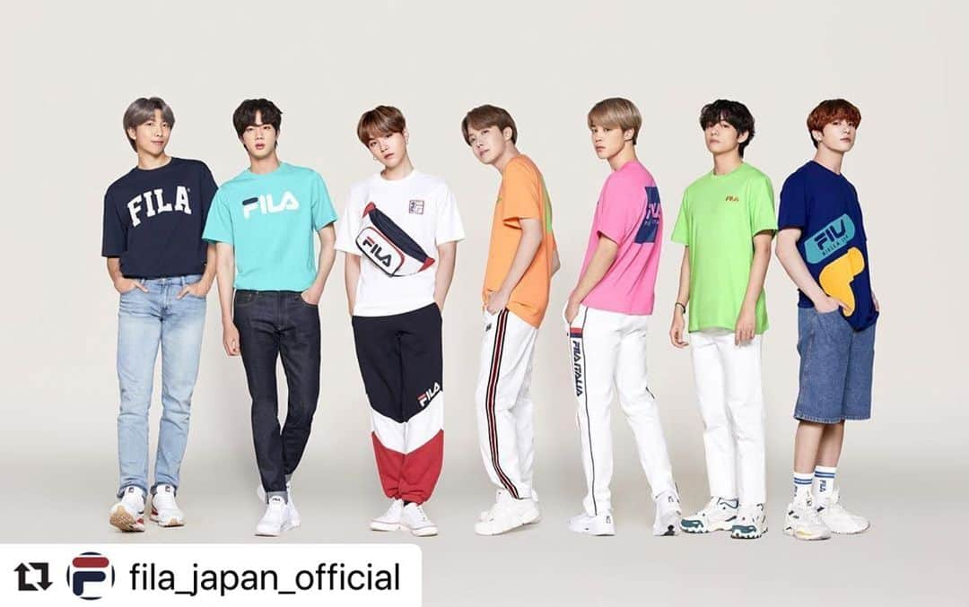 アトモスガールズ/atmos girlsさんのインスタグラム写真 - (アトモスガールズ/atmos girlsInstagram)「#Repost @fila_japan_official with @make_repost ・・・ BTS着用モデル　第二弾「summer collection」発売💜💜💜 FILA online store特設ページにて5/15（金）0:00〜販売を開始致しました！  尚、こちらの商品に関しましては5/25〜随時発送予定となっておりますので予めご了承の程宜しくお願い致します。  https://store.fila.jp/  #RM #Jin #SUGA #jhope #Jimin #V #JungKook #FILA #BTS  #フィラ #フィラ倶楽部 #휠라#보이저컬렉션 #방탄소년단 #진 #슈가 #제이홉 #지민 #뷔 #정국」5月18日 18時27分 - atmos_pink_official