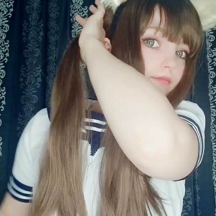 Saiのインスタグラム：「Trying to comb my hair while not ruining the twin tails 🥺 . . . #hoshisai #cosplay #cosplaygirl #animegirl #animegirls #tokyogirl #japangirl #nekopara #cute #twintails #girl #schoolgirl #cosplay2020 #myroom」