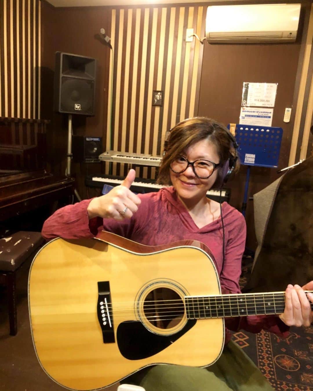 Tammyさんのインスタグラム写真 - (TammyInstagram)「今日は  フクダスタジオで  ギターRECだよ〜♬😁 . ドアの「OPEN」が、なんかめちゃ嬉しい私です😊  YAMAHAアコギちゃんで今日は録音します。  めちゃぇぇ音(^^) . さすがフクダです♡  本日もよろしくお願いしますっ❣️ . よーし、おっとこ前なギター弾くぞーー✨💪笑  おりゃーーっ  #Tammy #Tammyyanen #photo #シンガーソングライター #唄 #ギター #singer #songwriter #guitar #artist  #solo #music #song #blues #rock #恩学 #音楽 #想い #art #live #love #life #recording #レコーディング #アコギ #acousticguitar #アコギ #rec #アコースティックギター」5月18日 18時50分 - tammyyanen