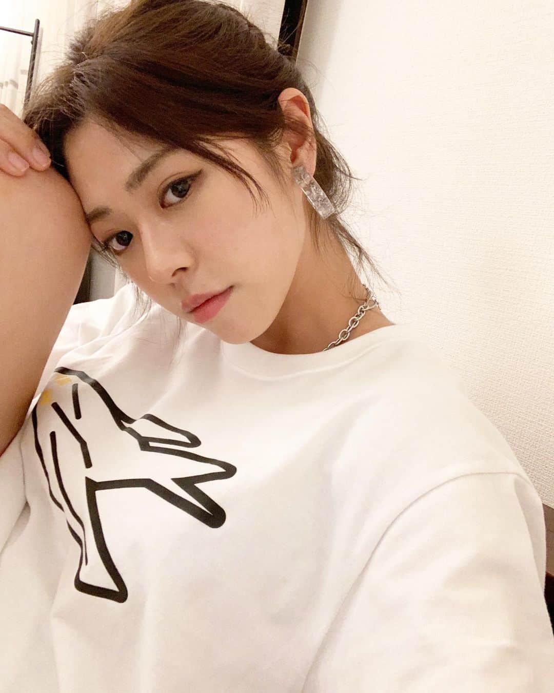 わちみなみのインスタグラム：「イヤリングたち😌かわいい  @gu_global だよ🐥  #GU #gu #guコーデ」