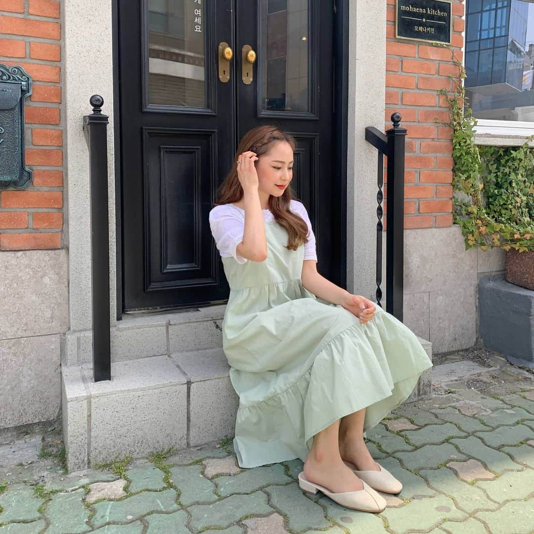 HOTPING公式アカウントさんのインスタグラム写真 - (HOTPING公式アカウントInstagram)「裾のフリルがかわいいビスチェワンピース🥰 シンプルなデザインなのでどんなアイテムともコーデしやすいです🍀🍀」5月18日 19時01分 - hotping_japan