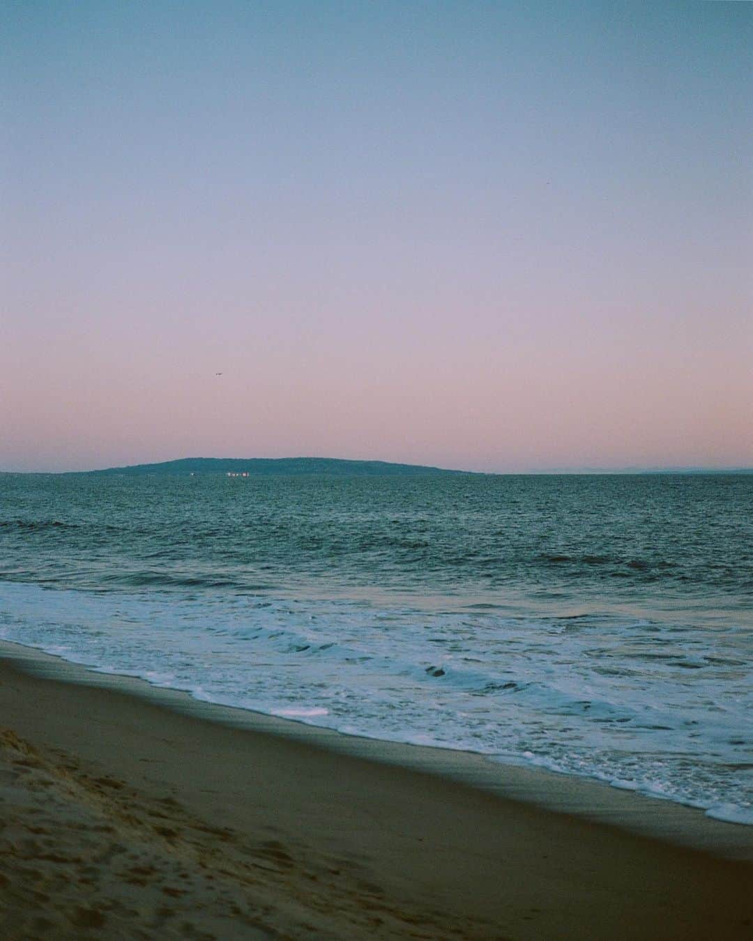 松島エミのインスタグラム：「💕 #malibu #sunset #film #shootfilm」