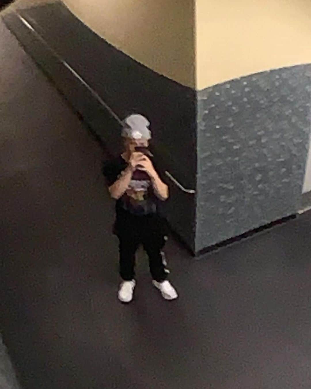 ジェイコブ・ザルトリウスのインスタグラム：「cleaning out my camera roll」