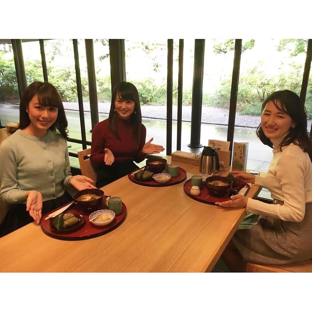 上野貴穂さんのインスタグラム写真 - (上野貴穂Instagram)「.﻿ もう少ししたらおそうめんの時期ですね☀️﻿ ﻿ 奈良県桜井市は﻿ 日本国内でのおそうめんの発祥地といわれています🧐﻿ ﻿ 秘密のケンミンSHOWなどでも紹介されていたので﻿ ご存知の方も多いかもしれませんが、﻿ 桜井を中心とした三輪で作られているおそうめんは﻿ 三輪素麺といってコシが強くて美味しいんですよ〜🤤﻿ ﻿ これは桜井市にある「三輪山本」さんで﻿ そうめんの手延べ体験をさせていただいたときの写真📷﻿ 自分で延ばした生そうめんはお土産にいただいて﻿ お家に帰って食べたのですが﻿ もっちもちでとっても美味しかった😳﻿ ﻿ ﻿ #三輪素麺 #三輪そうめん #三輪山本 #素麺 #そうめん﻿ #奈良 #nara #桜井 #三輪 #柿の葉寿司 #葛もち #奈良グルメ﻿ #わたしは奈良派 #奈良が好き #ミス奈良﻿ #キャスター #アナウンサー #フリーアナウンサー #上野貴穂」5月18日 20時55分 - kiho_ueno