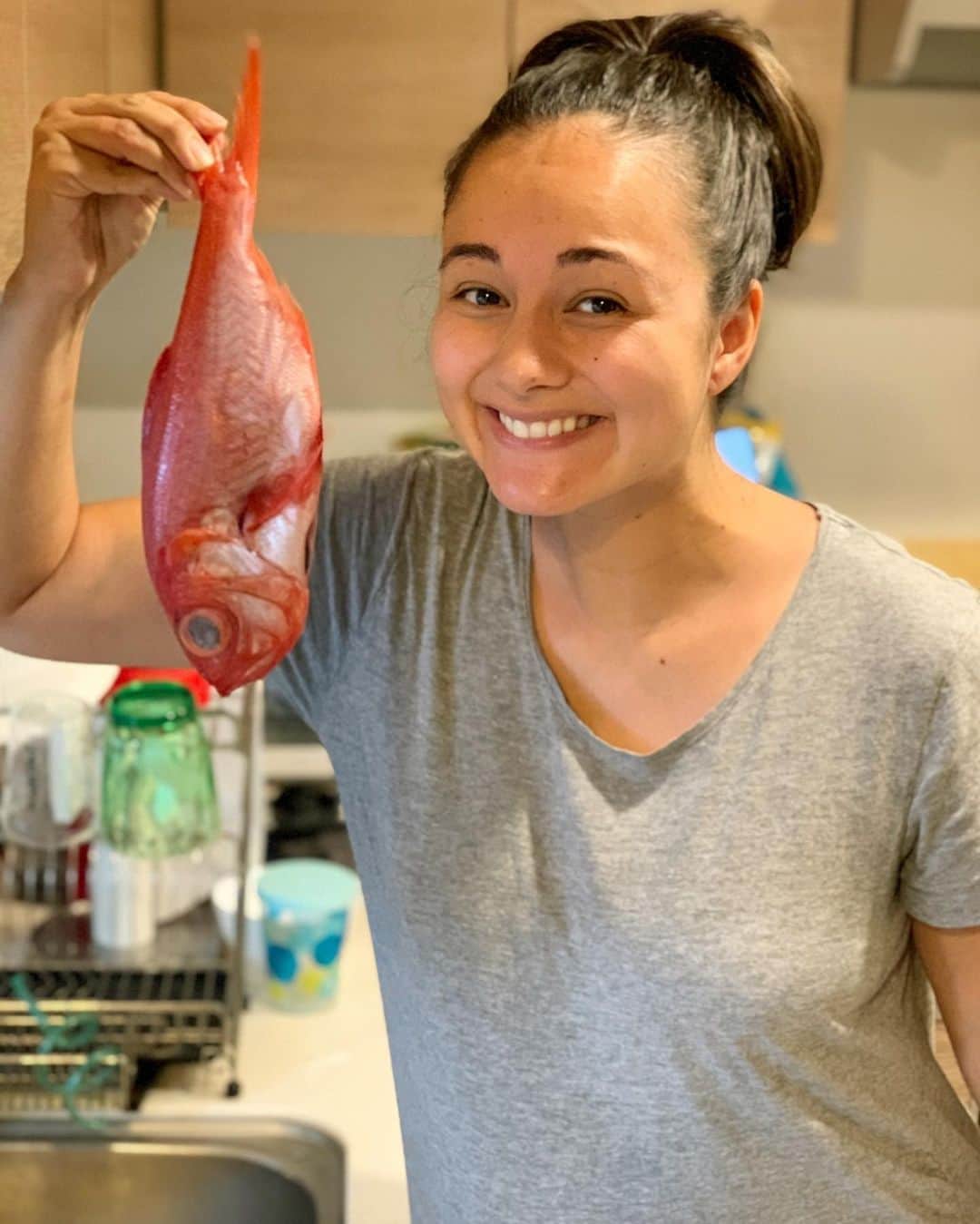 エリナ シルカのインスタグラム：「🐟🐟🐟🐟 初めてのキンメちゃん。 美味しい煮付けができました🤤」
