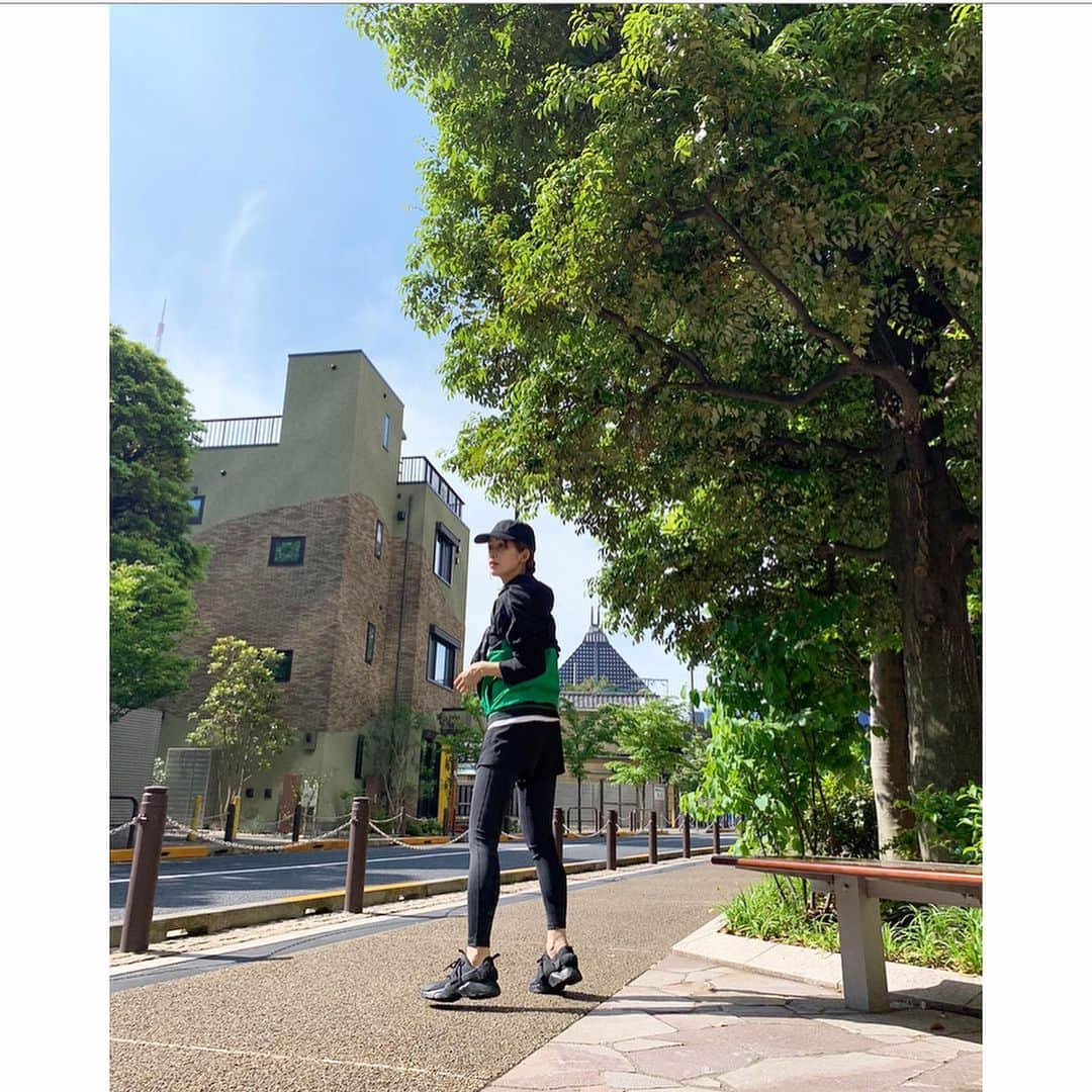 武藤京子さんのインスタグラム写真 - (武藤京子Instagram)「* * 貴重な晴れの日の 日曜日☀️ * ウォーキングへ * 息子から Uber Eatsの人って言われた… * 確かに…😅 * #アジサイが咲き始めてたよ #アメブロ更新しました #STORYブログ更新しました」5月18日 21時07分 - kyokomuto0628