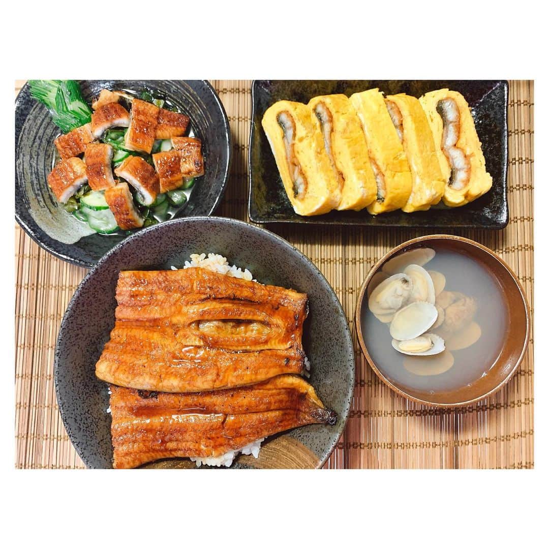 Nacoのインスタグラム：「最近の#Nacoご飯 まとめ😋🍽 . . 1枚目は本日の贅沢Dinner 愛知県三河一色産特大鰻尽くし❤️ . #鰻丼  #う巻き #うざく #あさりのお吸い物 . . #food #instafood #foodstagram #dinner #lunch #breakfast #cooking #instacooking #yummy #delicious #mylife #followme #likeforlikes #장어 #먹스타그램 #맛스타그램 #鰻」
