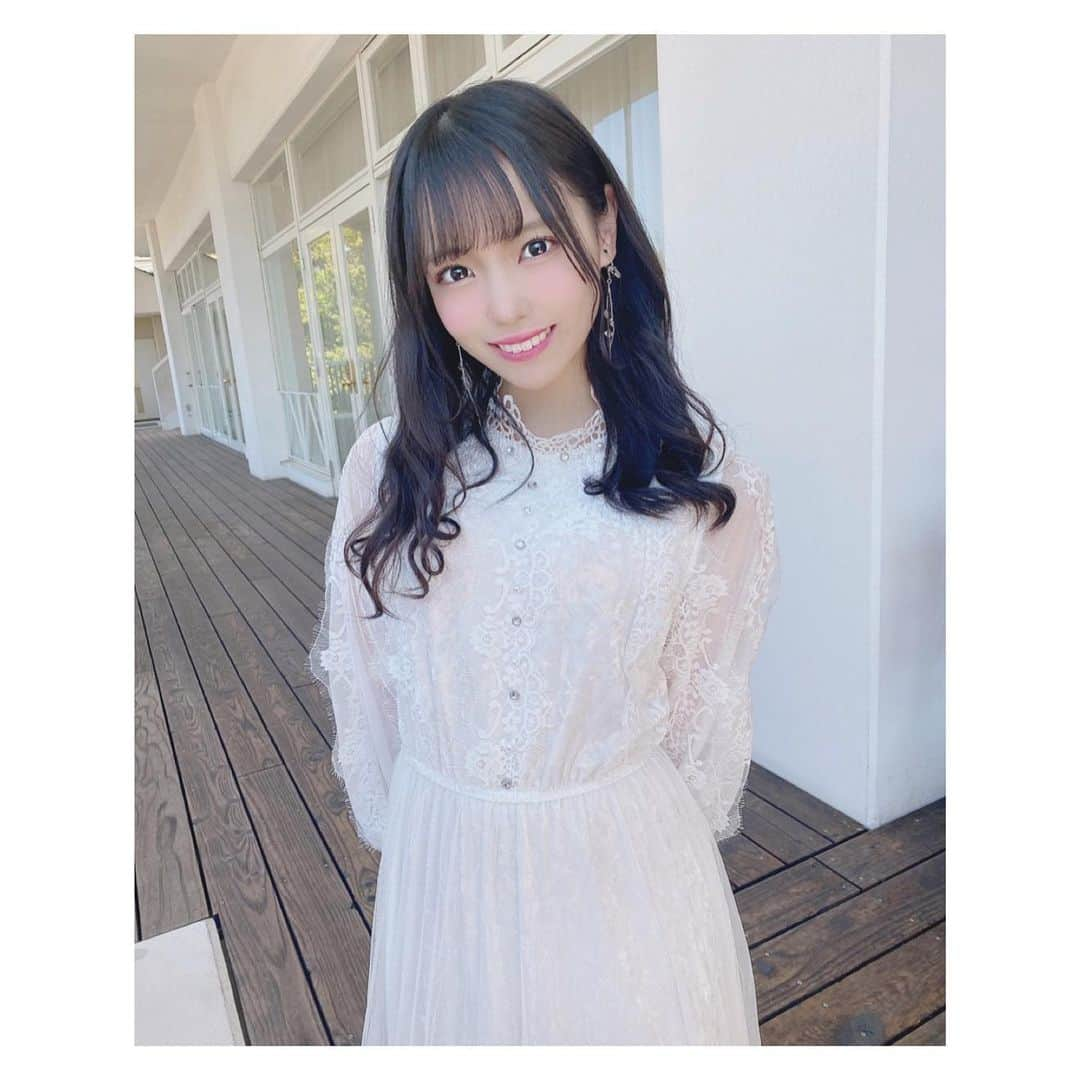 岩田陽菜さんのインスタグラム写真 - (岩田陽菜Instagram)「真夜中なんて存在しないつもりで生きなさい。﻿ ﻿ ﻿ ﻿ シンデレラを見たんだけど改めてすごくよかった〜💎﻿ ﻿ #広島エアポートホテル#フォレストヒルズガーデン#広島#広島観光#foresthillsgarden#広島空港#コテージ#春#spring#outer#niceclaup#ワンピース#marieebouquetde#ヘアアレンジ#巻き髪#ツインテール#イヤリング#白ワンピ#white#シンデレラ」5月18日 21時31分 - hina_naso_stu48