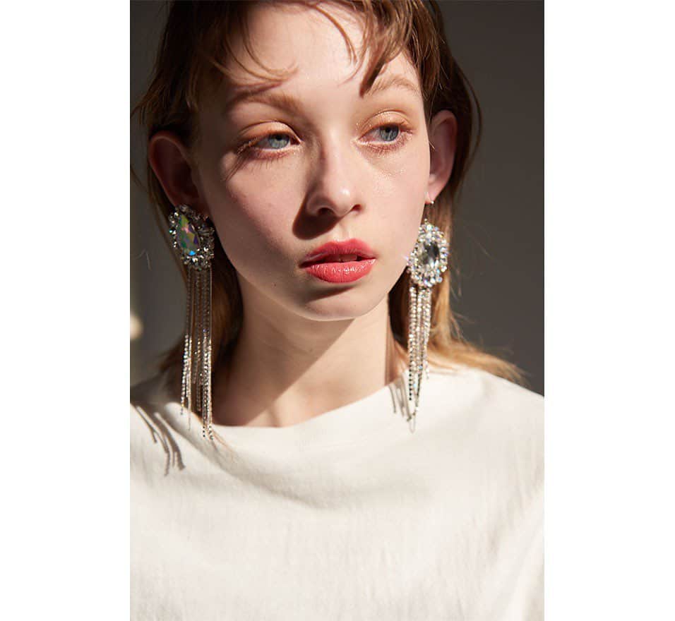 Kayumi Asukaのインスタグラム：「brand @labelleetude_official  model @asya.ivi  photographer @erinkaori  hair make @aya_iwasawa  direction @kayumiasuka」