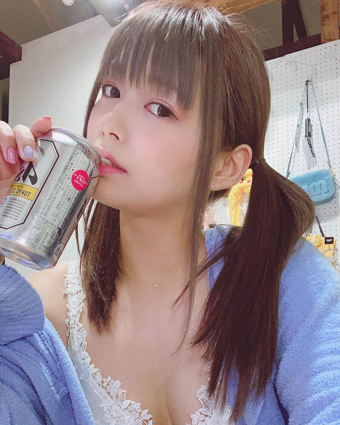 紺野ひかるさんのインスタグラム写真 - (紺野ひかるInstagram)「. えちえちお家飲み🥰 . . #紺野ひかる #こんぴか #セクシー女優 #AV女優 #お家時間 #家飲み #サルート #salute #ツインテール」5月18日 21時30分 - konno_hikaru