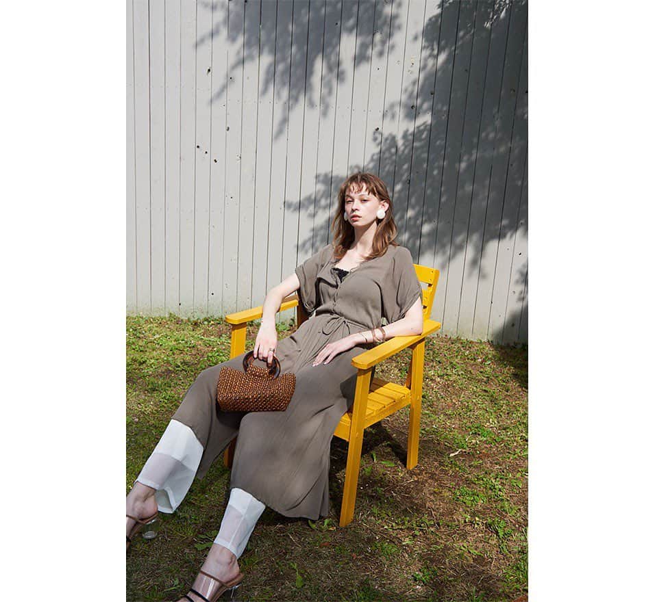 Kayumi Asukaのインスタグラム：「brand @labelleetude_official  model @asya.ivi  photographer @erinkaori  hair make @aya_iwasawa  direction @kayumiasuka」