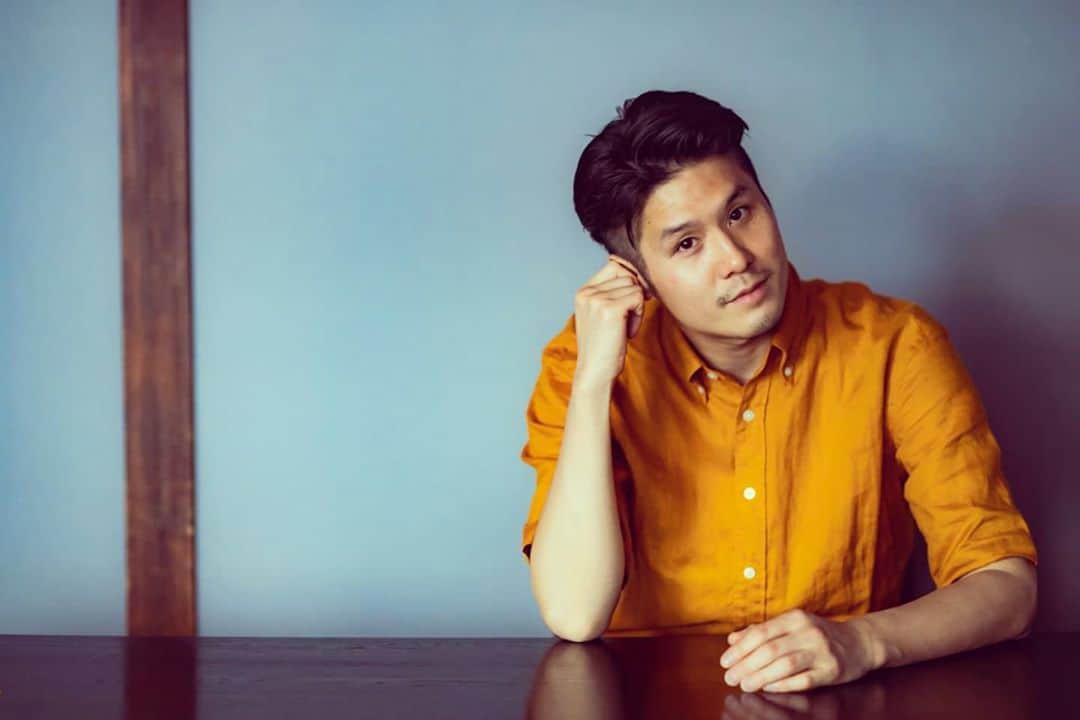 梅川壱ノ介（舞踊家）のインスタグラム：「𝙀𝙣𝙟𝙤𝙮 𝙝𝙤𝙢𝙚 ￣￣￣￣￣￣￣￣￣￣￣￣￣￣￣￣￣￣￣￣￣ みなさん、まだまだ気を付けながら生活しましょうね。  収束する日まで。  #梅川壱ノ介  #収束する日まで  #enjoyhome」