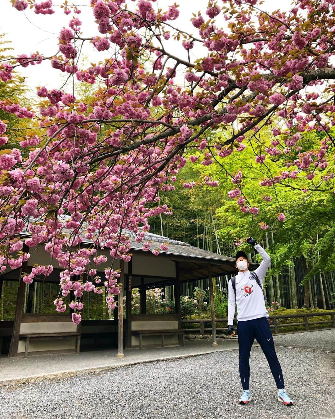 チョ・ヨンチョルのインスタグラム：「태어나서 자전거 제일 많이 탄 날... . 🚴🏼💐🎋 . 自転車やっとのれた。。」