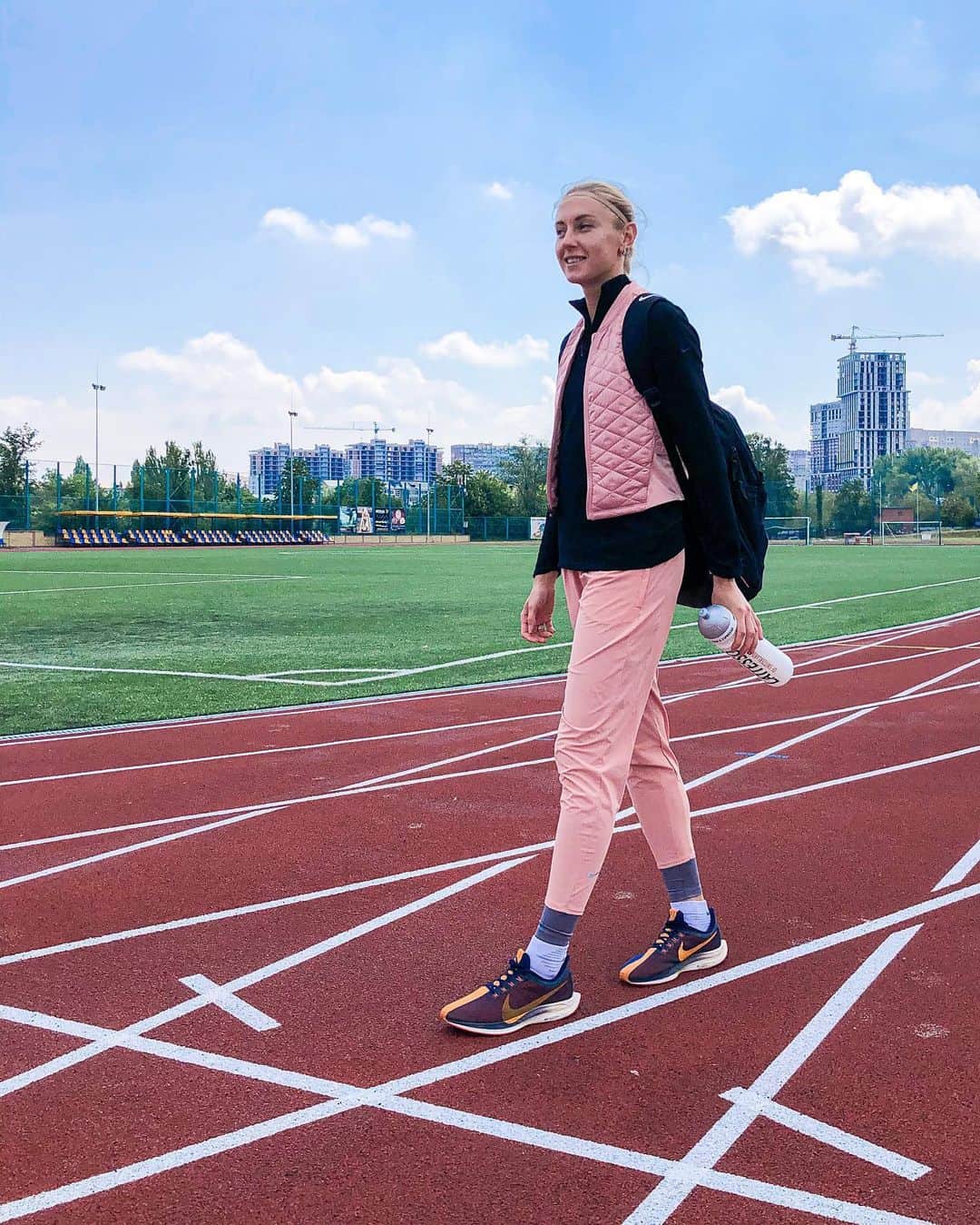 のインスタグラム：「Моє життя потихеньку 🐌 вертається в звичне русло 🏟 , а ваше? Я рада, що можу повернутися до своїх тренувань на стадіоні, сподiваюсь, скоро знiмуть всi обмеження i ми знову побачемось на змаганнях! 🏃🏼‍♀️ _____________________________________________ My life is slowly returning to normal, and yours? Is quarantine😷 in your country still strict? _____________________________________________ #normallife #runninglife #trackandfield #mylifemyway #nike #niketraining #stadium #stadiumlife #runningworld #letsstart #stayhealthyandfit #pegasusturbo #athletics #justdoit」
