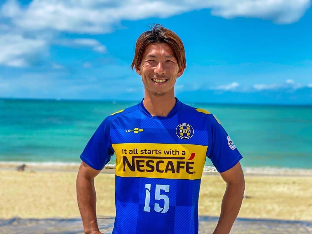 のインスタグラム：「: Okinawa SV 2020 season battle uniform  かっけ〜❗️  今シーズンはこの戦闘服を着て闘います👊 試合が待ち遠しい 🔥 ※ちゃんとした撮影で撮っています : #沖縄 #沖縄SV #沖縄移住 #沖縄好きな人と繋がりたい  #海が好き  #海好きな人と繋がりたい  #自然が好き #日本の風景  #日々の暮らし  #ライフスタイル #アウトドア #サッカー #サッカー選手 #フットボール #インスタ映え #ユニフォーム #ファッション #okinawa #okinawajapan  #okinawalife  #lifestyle #ootd4nylonjp  #sealife  #soccer #footballplayer #futbol  #uniform #beachlife #summervibes #goodvibes」