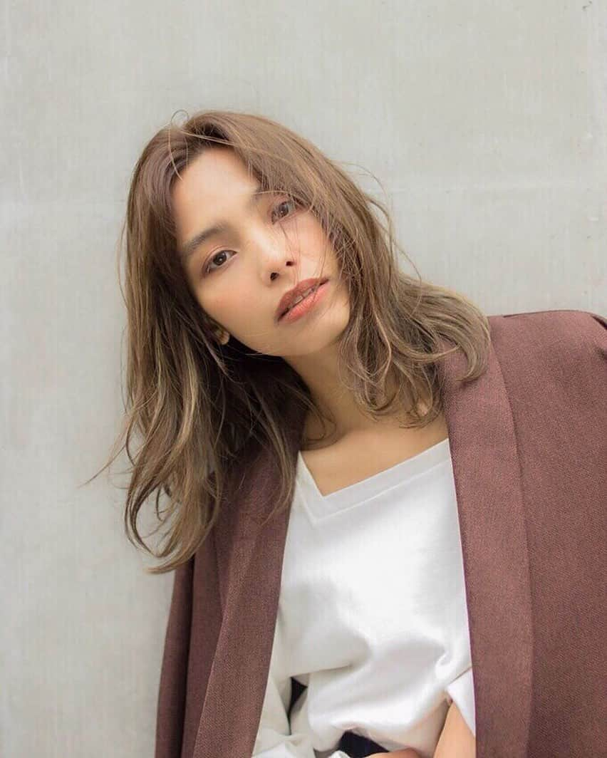 芦住彩來さんのインスタグラム写真 - (芦住彩來Instagram)「❁⃘*.ﾟ salon style💐🦢﻿ ﻿ ﻿ ﻿ ﻿ ﻿ DMにて撮影依頼﻿ 受付してます☺︎﻿ ﻿ ﻿ ﻿ ﻿ #芦住彩來サロモ  #撮影　#アパレル﻿ #ファッション　﻿ 今はレイヤー入りロングです☺︎﻿ ﻿」5月18日 22時42分 - i._am_sarah