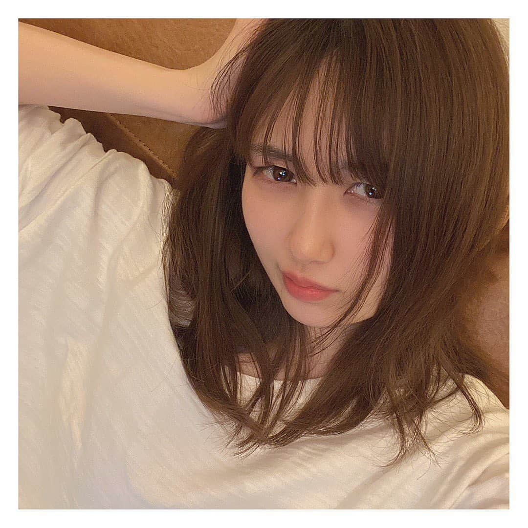 森杏奈さんのインスタグラム写真 - (森杏奈Instagram)「ㅤㅤㅤㅤㅤㅤㅤㅤㅤㅤㅤㅤㅤ ㅤㅤㅤㅤㅤㅤㅤㅤㅤㅤㅤㅤㅤ 編集で目がおかしくなりそうです！笑 ㅤㅤㅤㅤㅤㅤㅤㅤㅤㅤㅤㅤㅤ 今日は朝、猫ちゃんの具合が良くなく慌てて病院へ。 ㅤㅤㅤㅤㅤㅤㅤㅤㅤㅤㅤㅤㅤ 菌が活発に動いているみたいで薬をあげて様子見ることに🥺💩🤮 良くなりますように🙇🏻‍♀️ ㅤㅤㅤㅤㅤㅤㅤㅤㅤㅤㅤㅤㅤ そんなこんなで20時アップ間に合わず‥‥ ㅤㅤㅤㅤㅤㅤㅤㅤㅤㅤㅤㅤㅤ 先程ようやくYouTubeに動画をアップ出来ました！ ㅤㅤㅤㅤㅤㅤㅤㅤㅤㅤㅤㅤㅤ やっと1つ動画アップ出来た！と思った 次の瞬間には次の動画の編集にすぐに入ります🙃 ㅤㅤㅤㅤㅤㅤㅤㅤㅤㅤㅤㅤㅤ さぁて頑張るぞ！！！！ ㅤㅤㅤㅤㅤㅤㅤㅤㅤㅤㅤㅤㅤ もう写真なくて今撮ったこれ。ボサボサ。 ㅤㅤㅤㅤㅤㅤㅤㅤㅤㅤㅤㅤㅤ おやすみ～ ㅤㅤㅤㅤㅤㅤㅤㅤㅤㅤㅤㅤㅤ」5月18日 22時43分 - _morianna