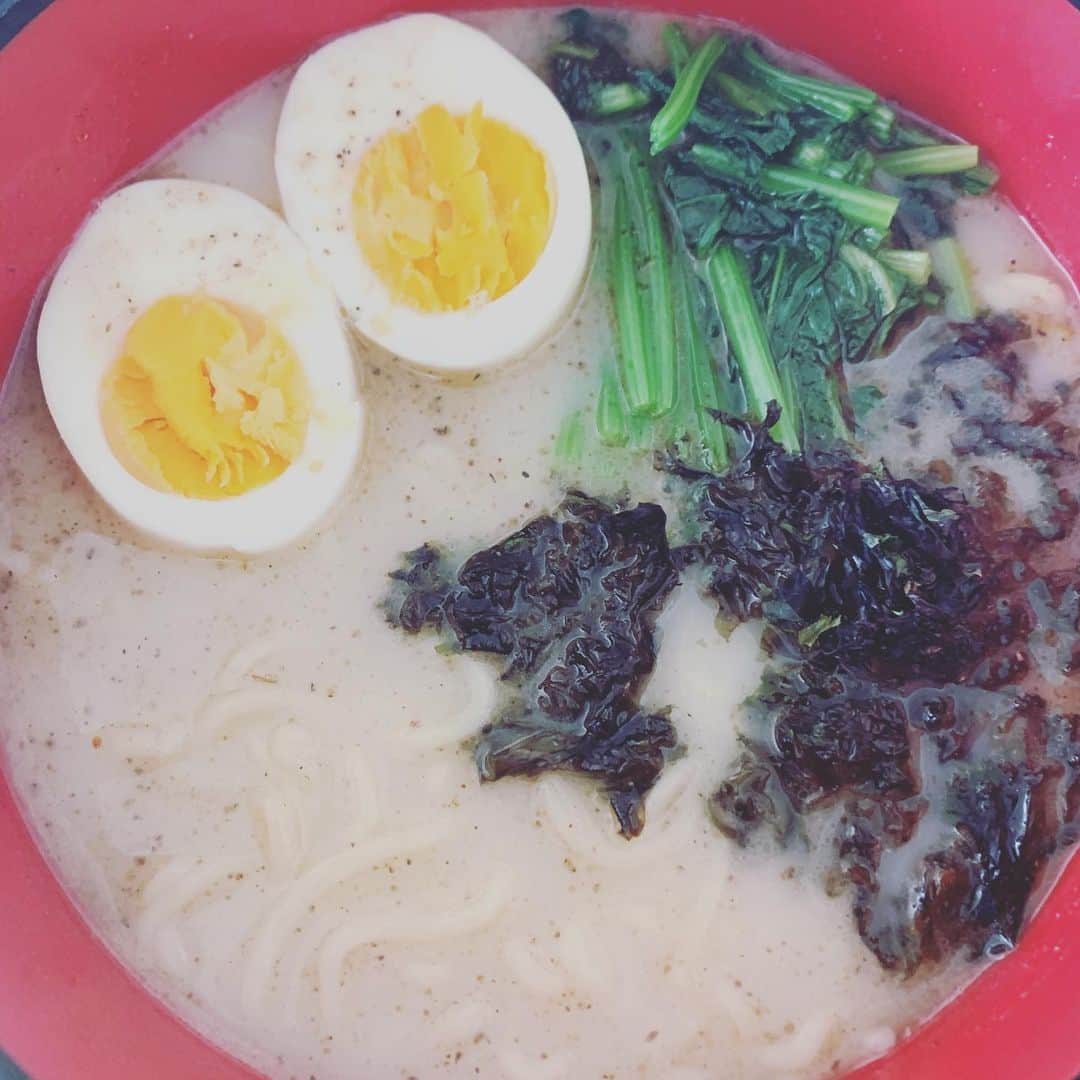 三森すずこのインスタグラム：「Ramen 🍜  ラーメン！ラーメン！ Noodle!Noodle! ラーメンをお取り寄せしてしまった…♪ チャーシューも欲しかった…😢」