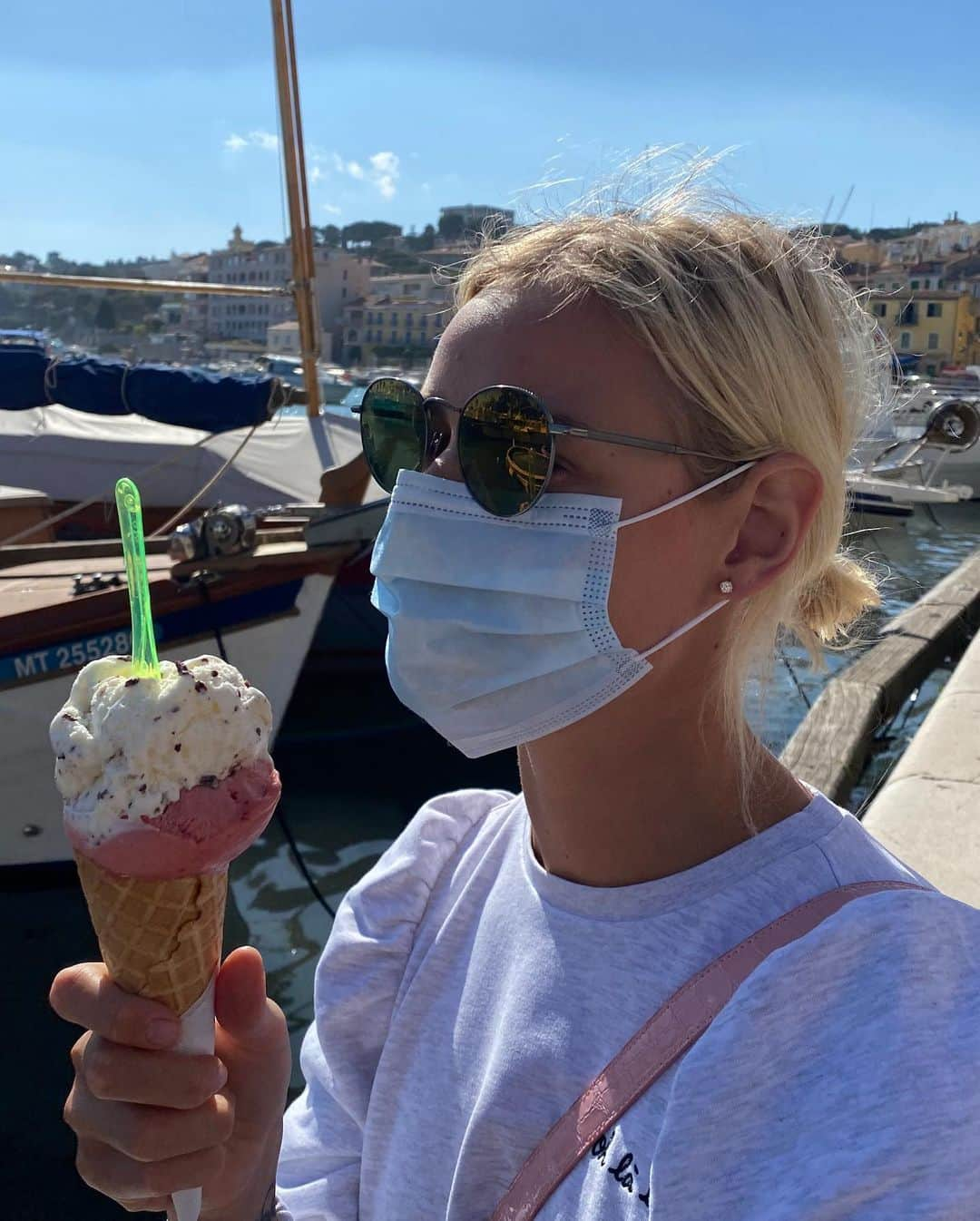 ペルニール・ブルームさんのインスタグラム写真 - (ペルニール・ブルームInstagram)「Bon appetit 🍦」5月18日 23時15分 - pernilleblume