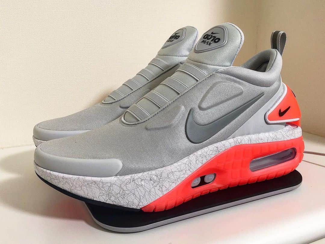 彰人のインスタグラム：「夢が詰まった一足。 . Nike Adapt Auto MAX AIRMAX × ADAPT . バックトゥザ・フューチャーのエアマグが一般普及するのを心待ちにしている。  #nike #スニーカー #スニーカー好き #エアマグ #nikeadaptautomax #adapt #auto #max #スニーカー好きレスラー #DDTスニーカー部 #プロレススニーカー部」