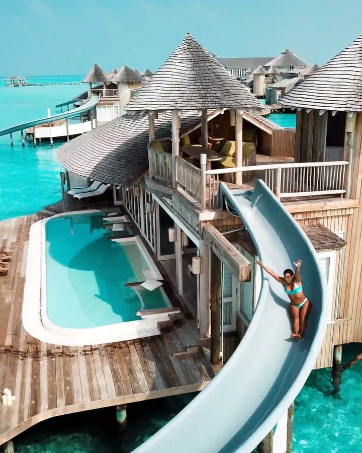 bestvacationsのインスタグラム：「Tag who you’d slide with! The Maldives. By @jeremyaustiin」