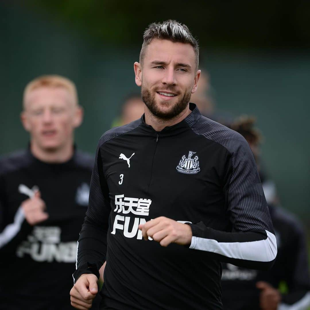 ポール・ダメットさんのインスタグラム写真 - (ポール・ダメットInstagram)「Looking forward to being back tomorrow ⚽️ @nufc」5月18日 23時45分 - pauldummett