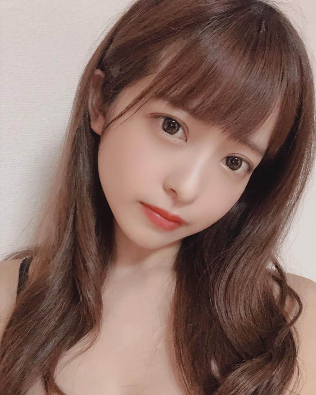 桜もこさんのインスタグラム写真 - (桜もこInstagram)「おやすみ❤️ #goodnight #night #黒　#ゆる巻き #diet #綺麗になりたい　#大人メイク　#japanesegirl #japanesemodel #instagram」5月19日 0時15分 - mokochan319