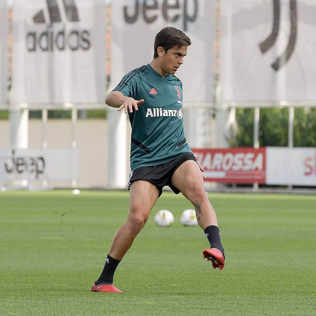 ユヴェントスFCさんのインスタグラム写真 - (ユヴェントスFCInstagram)「A week of work has begun for the lads ⚫⚪ #FinoAllaFine #ForzaJuve」5月19日 0時31分 - juventus