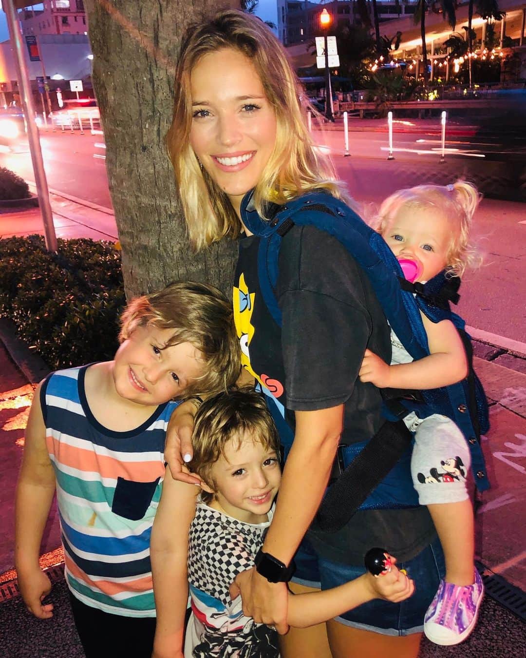 マイケル・ブーブレのインスタグラム：「Happy birthday Luisana. Thank  you for guiding this family with your faith, love, strength and selflessness.  You’re our hero, and we are so proud of you and the woman you’ve become.」
