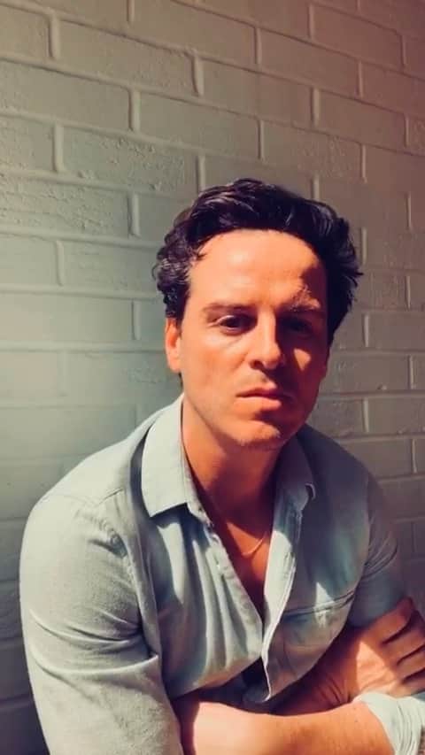 エミリア・クラークのインスタグラム：「The beautiful, breathtaking talent that is Andrew Scott reads for us ‘Everything is Going to be All Right’ by Derek Mahon. Andrew has asked to dedicate this to Men Against Cancer Ireland https://macprostatecancersupport.ie/men-against-cancer/  Andrew we salute you! 🕺  It comes under the prescription for need for reassurance. Here’s how it reads as written in the book @thepoetrypharmacy @thepoetryremedy  There are moments in life when the banal suddenly, and quite without warning, becomes the transcendent. Perhaps a shaft of afternoon light paints a familiar view an unfamiliar gold; perhaps dust in a sunbeam or the dance of sparks above a fire transport you, for a long instant, to somewhere else altogether. The almost magical-seeming reflections of ripples on a ceiling are transfixing in just the same way.  In moments like these- awe-struck moments when the ferocious beauty of the everyday catches us unawares- we are often moved to a reassessment. One flash of sunlight can be all it takes to give us the sense of possibility that can change everything. As a great sufferer from depression myself, I find a small moment like this, a sudden splash of serenity and beauty, can provide the impetus needed to run my mood around. Not completely, perhaps, and not permanently- but sometimes a small push is all any of us is waiting for.  Derek Mahon’s poem ‘Everything is Going to be All Right’ describes wonderfully the feeling of that little push and reassessment. And there’s something hugely powerful, too, about its final line. When my children are suffering and I hold them in my arms, it seems to be the most natural mantra in the world: Everything will be all right. There’s a comfort to those words, whether or not they’ll prove to be true. OF course, some wounds don’t heal, and some wrongs go un-righted. But in the grander sense, in the everything sense, things to tend to be all right.  Too often, our pain is either in our heads or magnified beyond all proportion. If we can learn to manage it, if we can find that oasis of calm in the reflection of the waves, then we might find that out problems are not as all-consuming as we imagined.  Thank you thank you Andrew!」