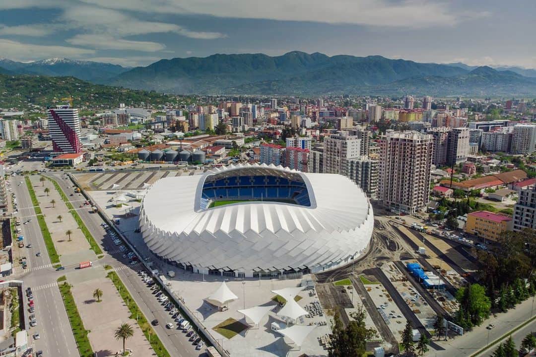 レバン・コビアシビリさんのインスタグラム写真 - (レバン・コビアシビリInstagram)「🇬🇪⚽️🏗🙏 @georgianffofficial  #batumi #georgia #new #stadium #happy」5月19日 1時53分 - levankobiashvili