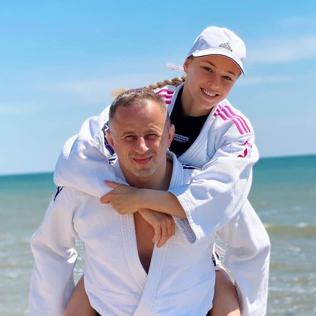 ダリア・ビロディドさんのインスタグラム写真 - (ダリア・ビロディドInstagram)「Папуля💗🥋 #father #bilodidfamily #judo #adidasjudo」5月19日 2時27分 - dariabilodid7