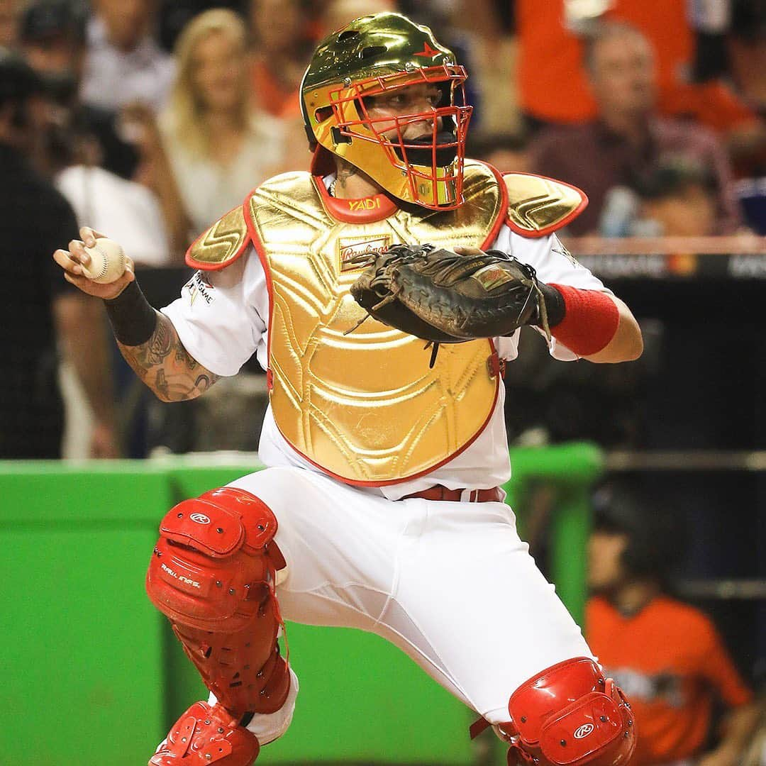 MLBさんのインスタグラム写真 - (MLBInstagram)「Yadi’s gear >」5月19日 2時54分 - mlb