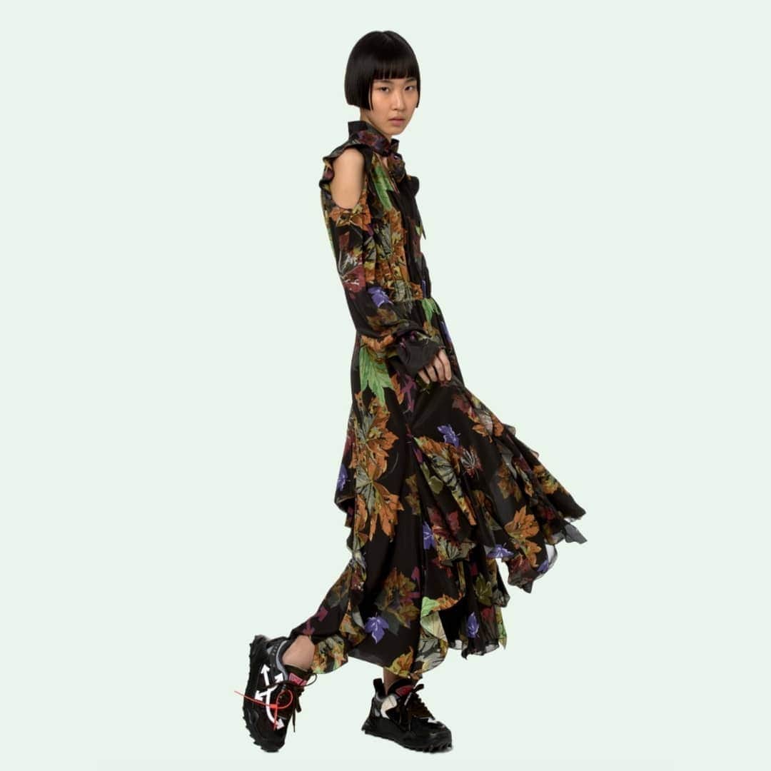 OFF-WHITE C/O VIRGIL ABLOHさんのインスタグラム写真 - (OFF-WHITE C/O VIRGIL ABLOHInstagram)「pre-fall 20 women's Off-White™ long sleeves crepe long dress in black with multicolor leaves printed all over now available in pre-order online at off---white.com」5月19日 3時02分 - off____white