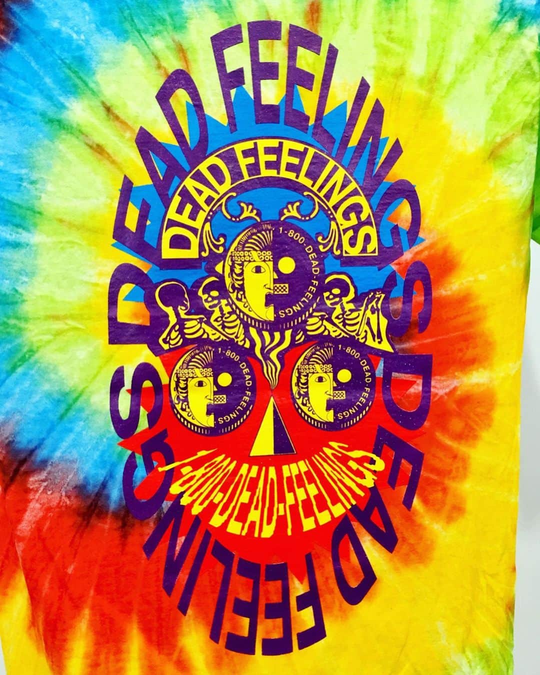 ケンゾーミナミのインスタグラム：「From 09/06/2019, images from the presentation for DEAD FEELINGS SS20 in Tokyo 『THE MASK / TIE DYE 』. .  2019年9月6日、DEAD FEELINGS 春夏20のプレゼンテーション用のサンプルからの画像。『THE MASK / タイダイ』発売中。 . @nepenthes_newyork @nepenthes.official #kenzominami」