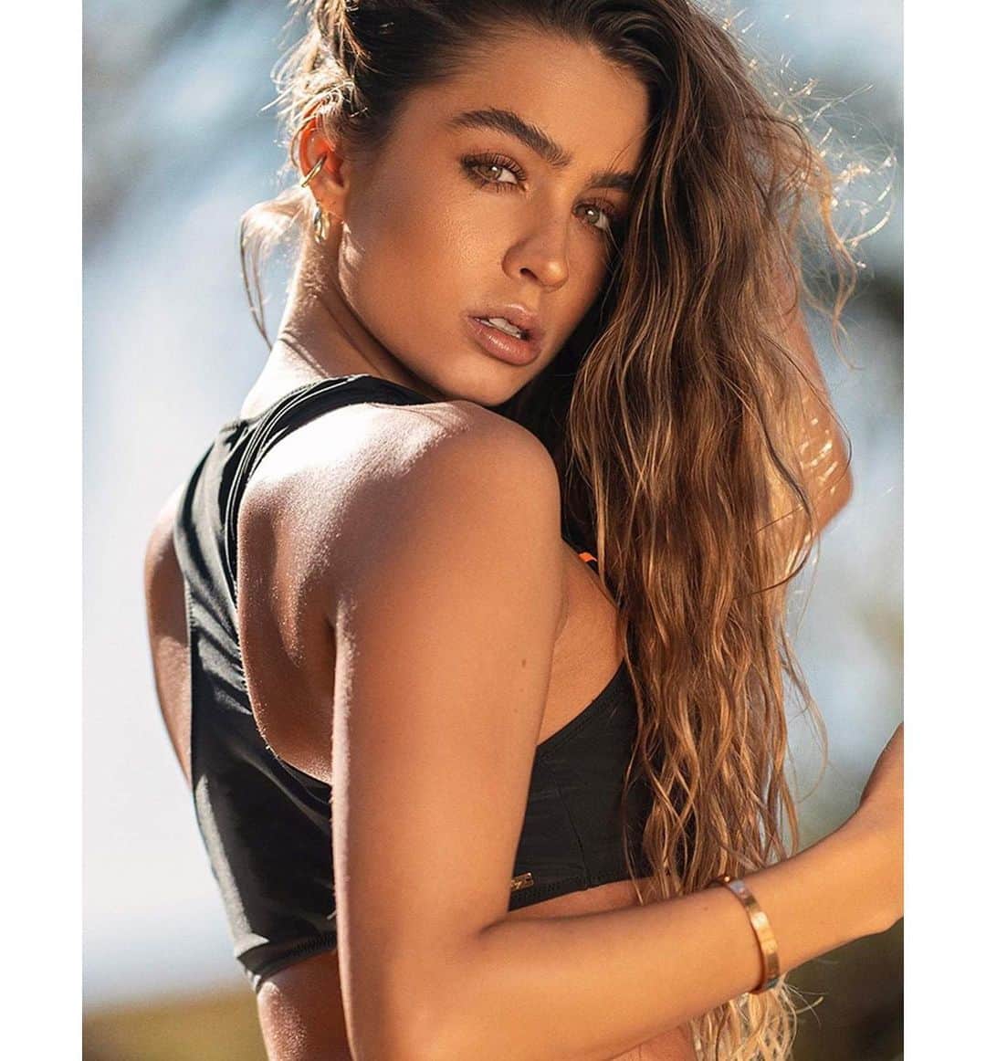 Sommer Rayさんのインスタグラム写真 - (Sommer RayInstagram)「i’m obsessed with the new @shopsommerray bikini drop 🤪 also just dropped posters on the site! go check em out 😛💛」5月19日 4時06分 - sommerray