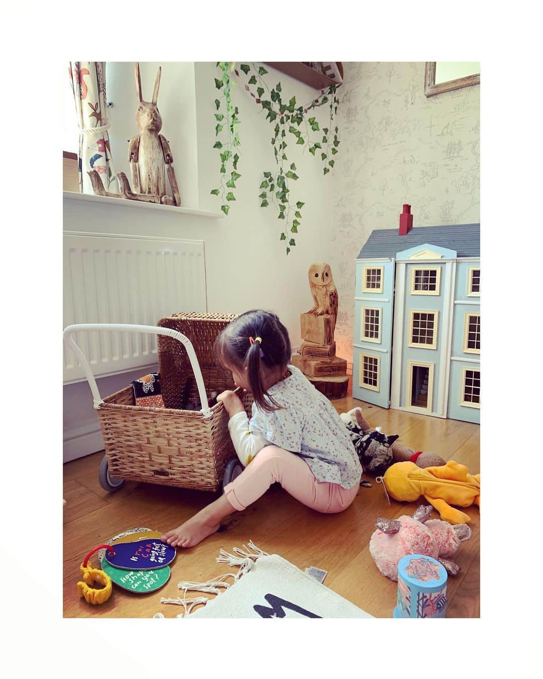 ダイアナ湯川さんのインスタグラム写真 - (ダイアナ湯川Instagram)「I love watching you play 🌟 . . . #daughter #firstborn #childhood #play #motherhood #love #sweet」5月19日 4時08分 - diana.yukawa