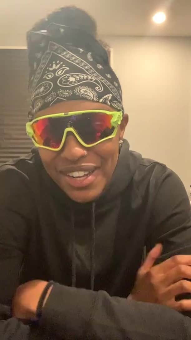 OAKLEYのインスタグラム：「Basketball player, #TeamOakley athlete and Chicago native @diamonddoesit1 goes live to talk all things #TheLastDance after the final episodes of the series. 🏀 #ForTheLoveOfSport」