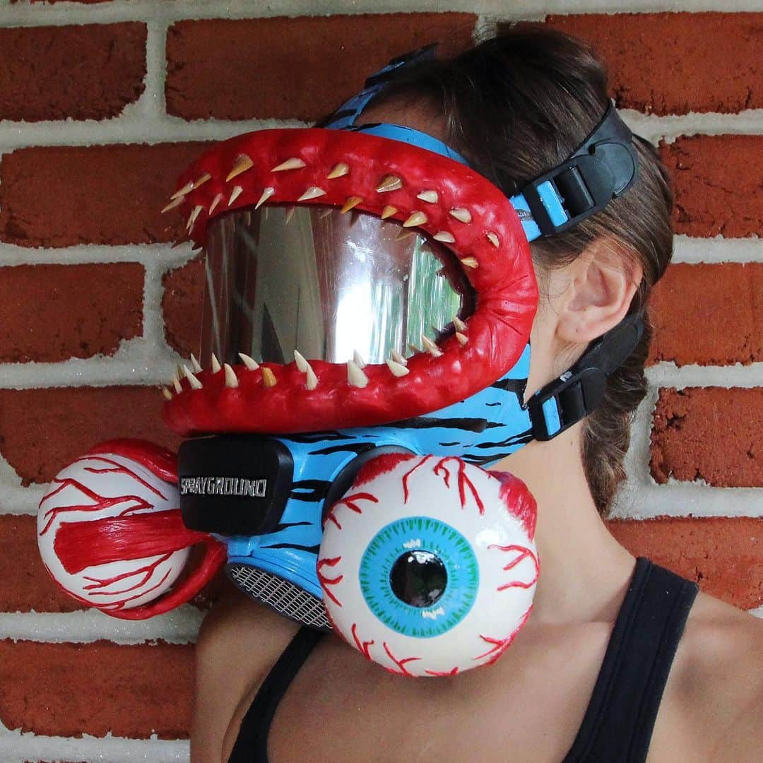 ミシカさんのインスタグラム写真 - (ミシカInstagram)「Check out this #insane custom face mask made by @lizstarry as a commission piece for @sprayground based on our original #mishka x #sprayground backpack collaboration! Impressive work of art! This mask is amazing! #lizstarry #art #custommask #keepwatch #eyeballs」5月19日 14時21分 - mishkagram